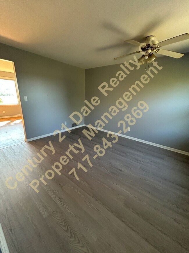 Building Photo - Meade Street 215-217