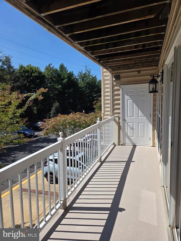 Building Photo - 1930 Crescent Park Dr