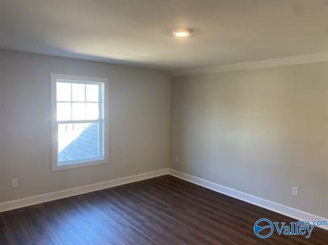 Building Photo - 2905 9th Ave SW