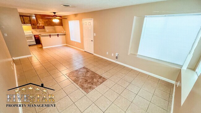 Building Photo - 117 Universe Ave