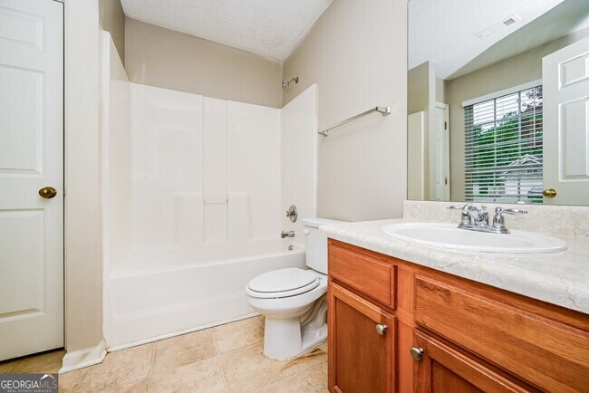 Building Photo - 5008 Kens Ct