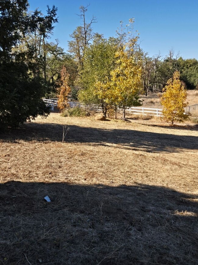 Building Photo - 25229 Mesa Grande Rd