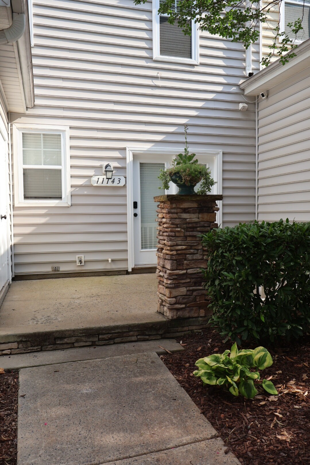 Building Photo - 11143 Dundarrach Ln