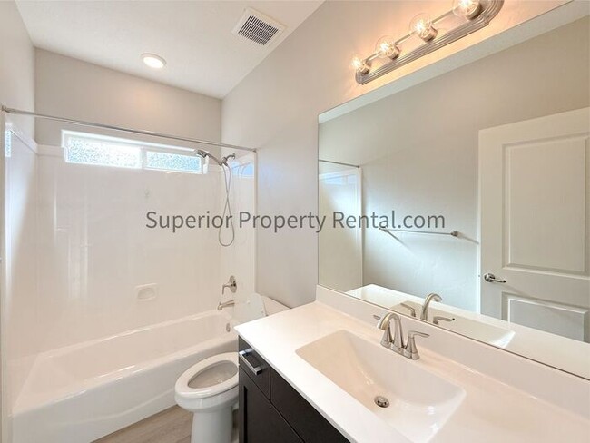 Building Photo - Gorgeous 3 bed, 3.5 bath 3 car garage home with views