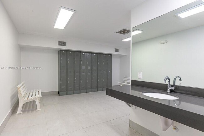 Building Photo - 2401 S Ocean Dr