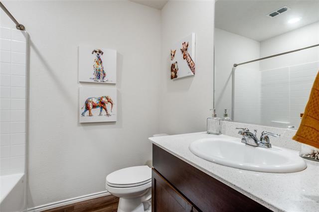 Building Photo - 425 Sweetshade Ln