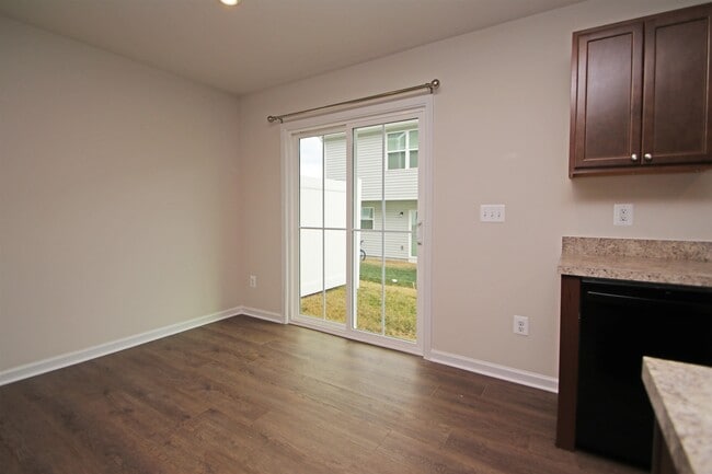 Building Photo - 3325 Marble Lp