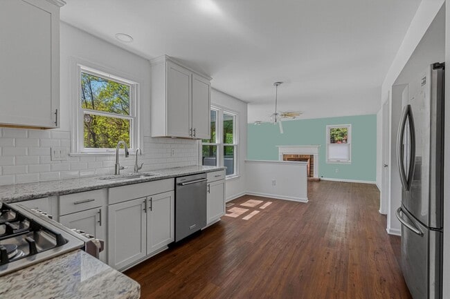 Building Photo - 1646 Stowe Rd