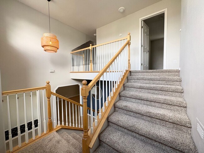 Building Photo - Beautiful 4-Bedroom Meridian Home with 4-Car Garage & Prime Location
