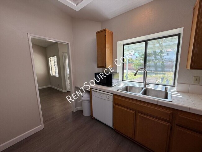 Building Photo - 44249 Halcom Ave