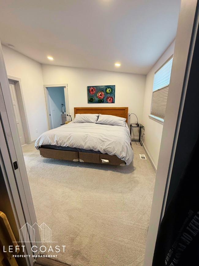 Building Photo - 480 Alsea Ave