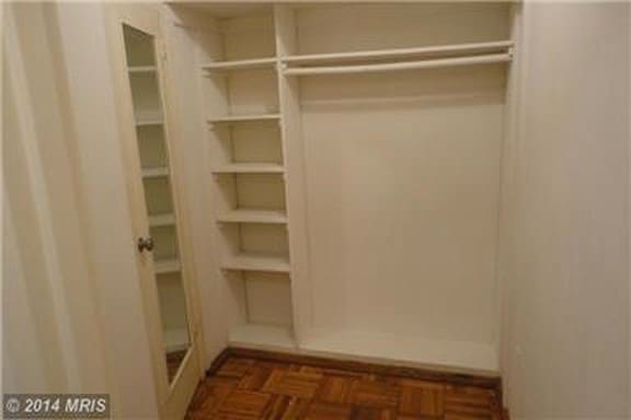 Walk-in Closer - 2720 Wisconsin Ave NW