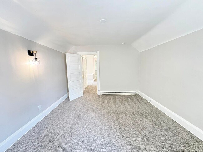 Building Photo - 2552 Foraker Ave
