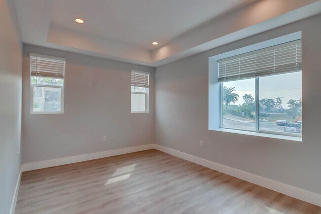 Building Photo - REZKO - E Street