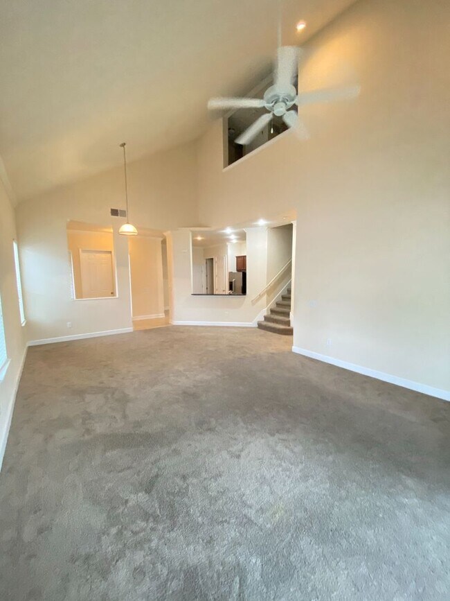 Building Photo - Spacious 3/3.5 Condo with Garage in Fleming Island