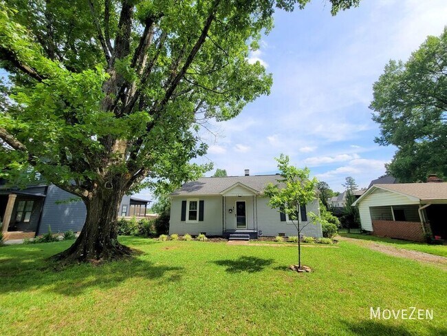 Building Photo - 3819 Plainview Rd