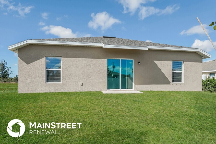 Building Photo - 4109 NE 9th Pl