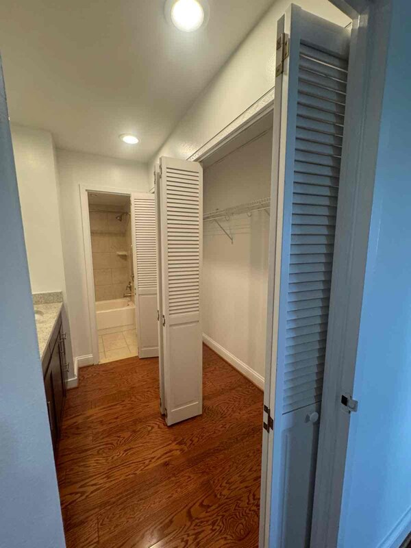 Building Photo - 3101 S Manchester St