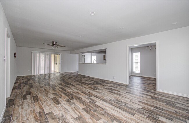 Building Photo - 5507 Braesvalley Dr