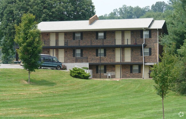 Primary Photo - 220 Colonial Heights Rd