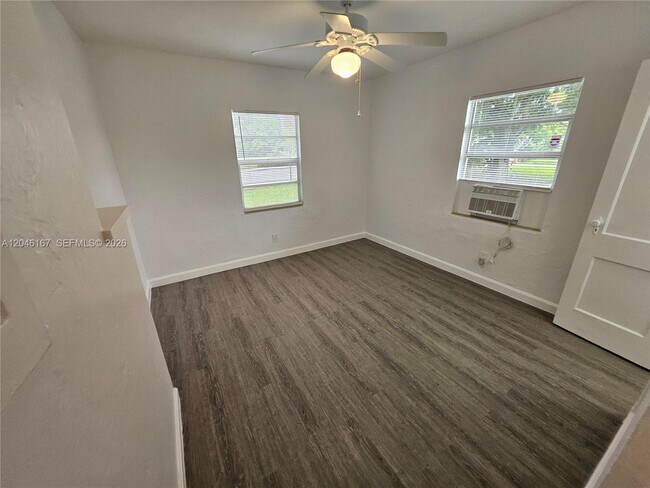 Building Photo - 2121 NW 28th St