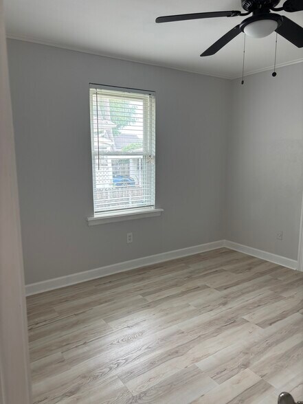Back Bedroom - 1350 Sylvia Ave