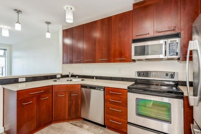 Building Photo - 1 bedroom in Seattle WA 98109