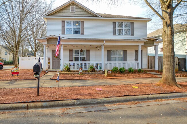 Primary Photo - Charming Townhome in Great Huntersville Lo...