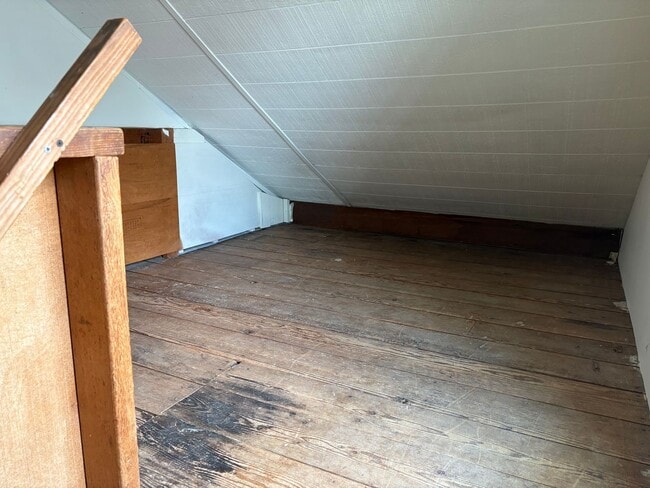 Building Photo - Back Property Cottage
