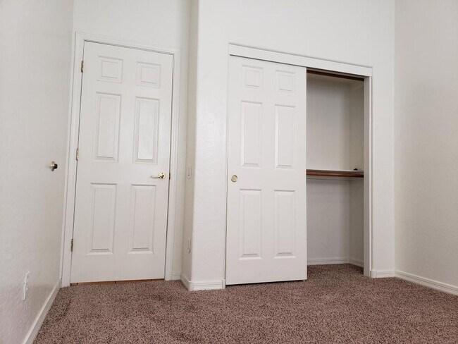 Building Photo - 760 E Indian Wells Pl