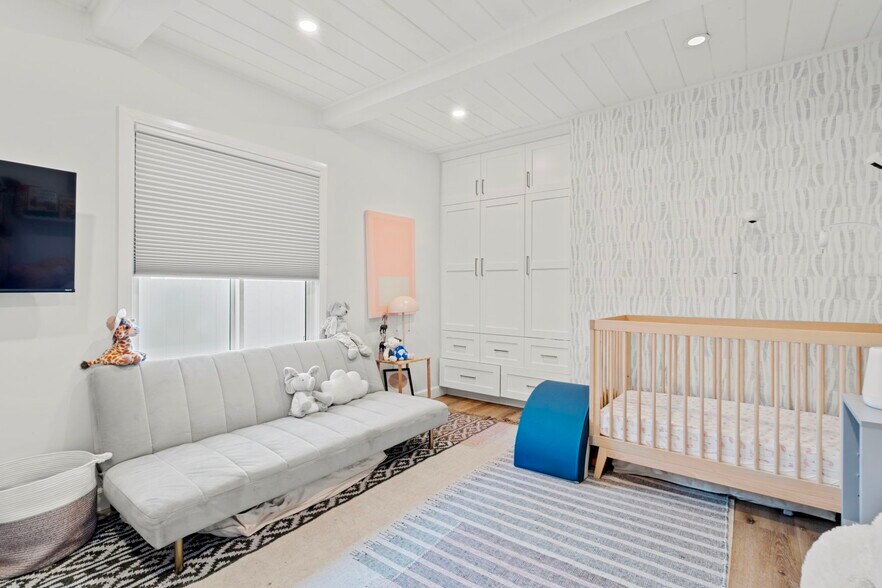 2nd bed - 11038 Blix St