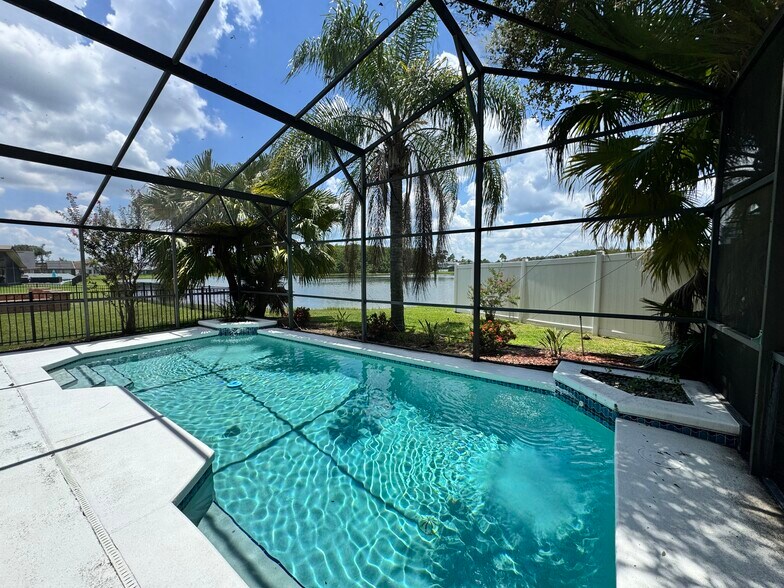 Building Photo - 520 Canary Island Ct