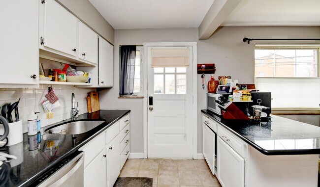 Building Photo - 1870 Northwest Blvd