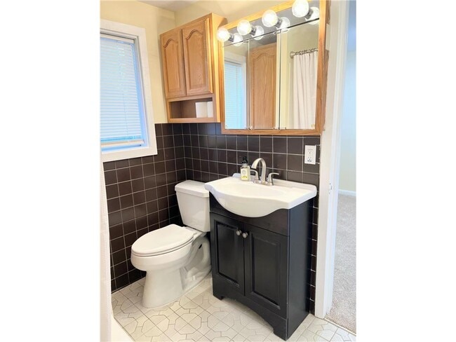 Building Photo - 1670 Stillwater St