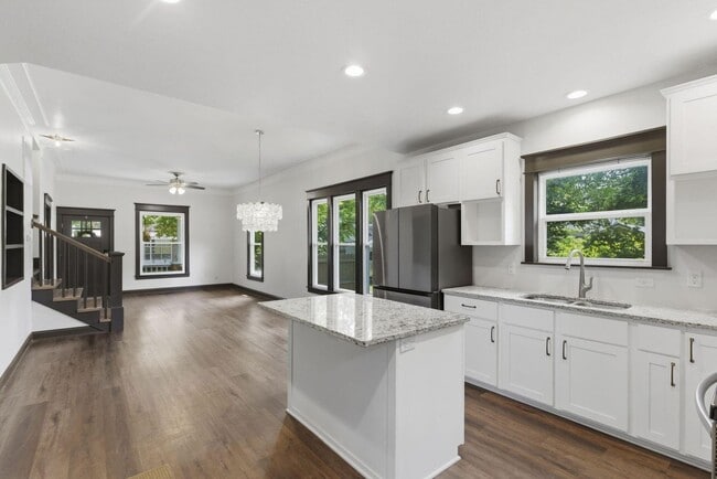 Building Photo - Updated 4-bedroom, 2-bath home in the Rountree neighborhood