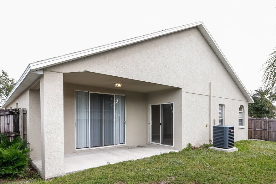 Building Photo - 30800 Birdhouse Dr