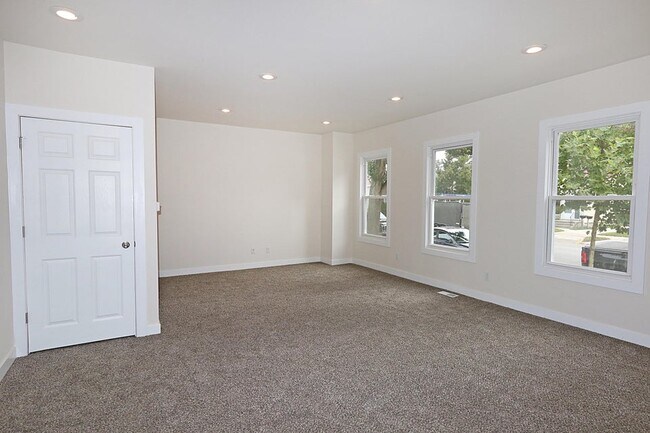 Building Photo - 1602 N 8th St