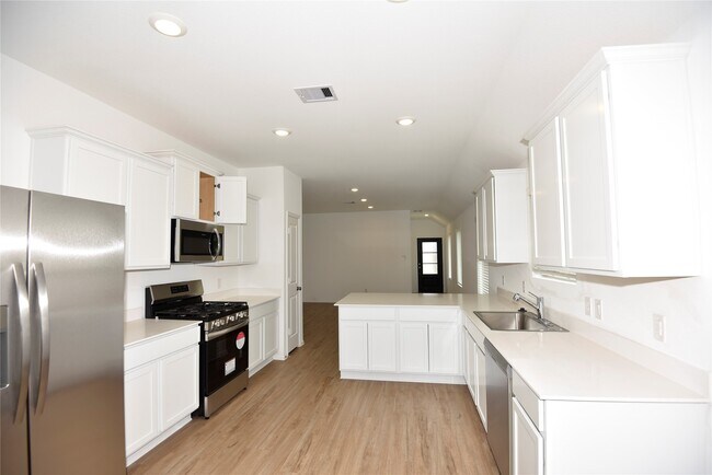 Building Photo - 21562 Casavatore Dr