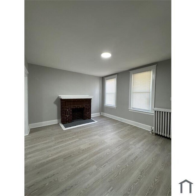Building Photo - 3 Bedroom Complete Rehab