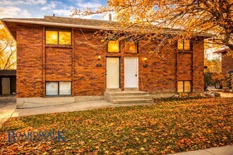 Building Photo - 233/235 E Julie Anna Drive