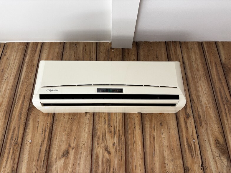 Building Photo - 142 N Riverview Dr