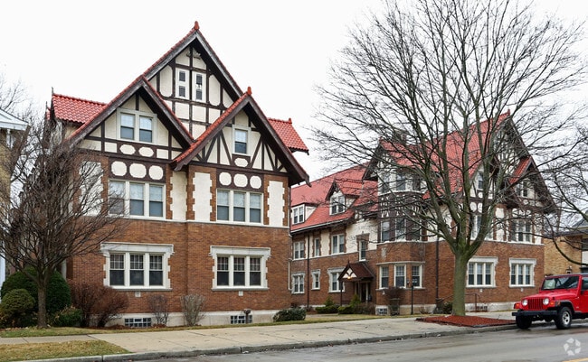 Primary Photo - Bull Manor Apartments