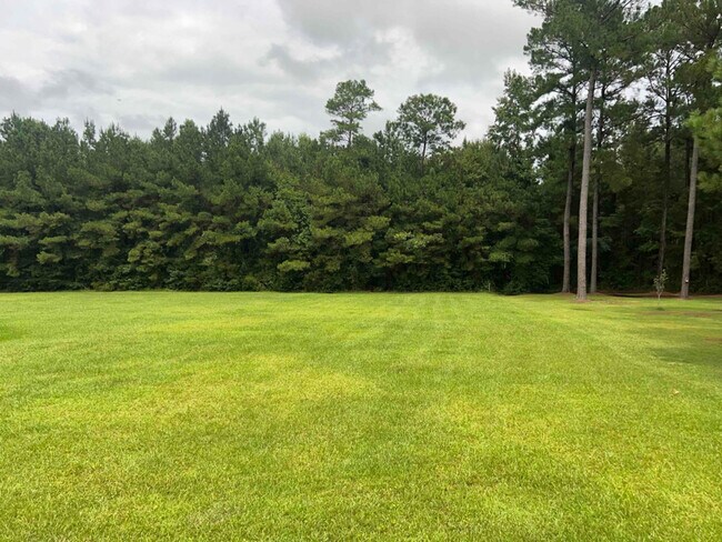 Building Photo - 1120 Spring Garden Rd