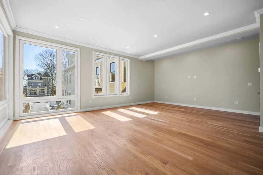 Building Photo - 147 Grampian Way