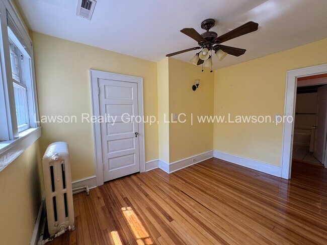 Building Photo - Large Raleigh Court Home on a Corner Lot