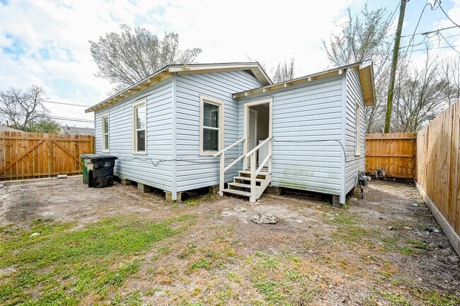 Building Photo - 2713 Gregg St