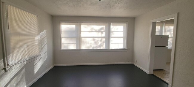 Building Photo - 9040 Jackson Ave