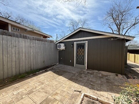 Building Photo - 1120 Rigsby Ave