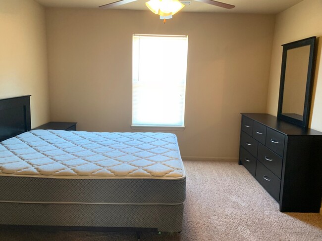 Building Photo - 16506 Hunters Ridge Ln