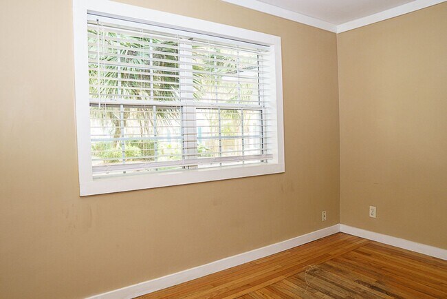 Building Photo - Three Bedroom Home in the Heart of Port Royal